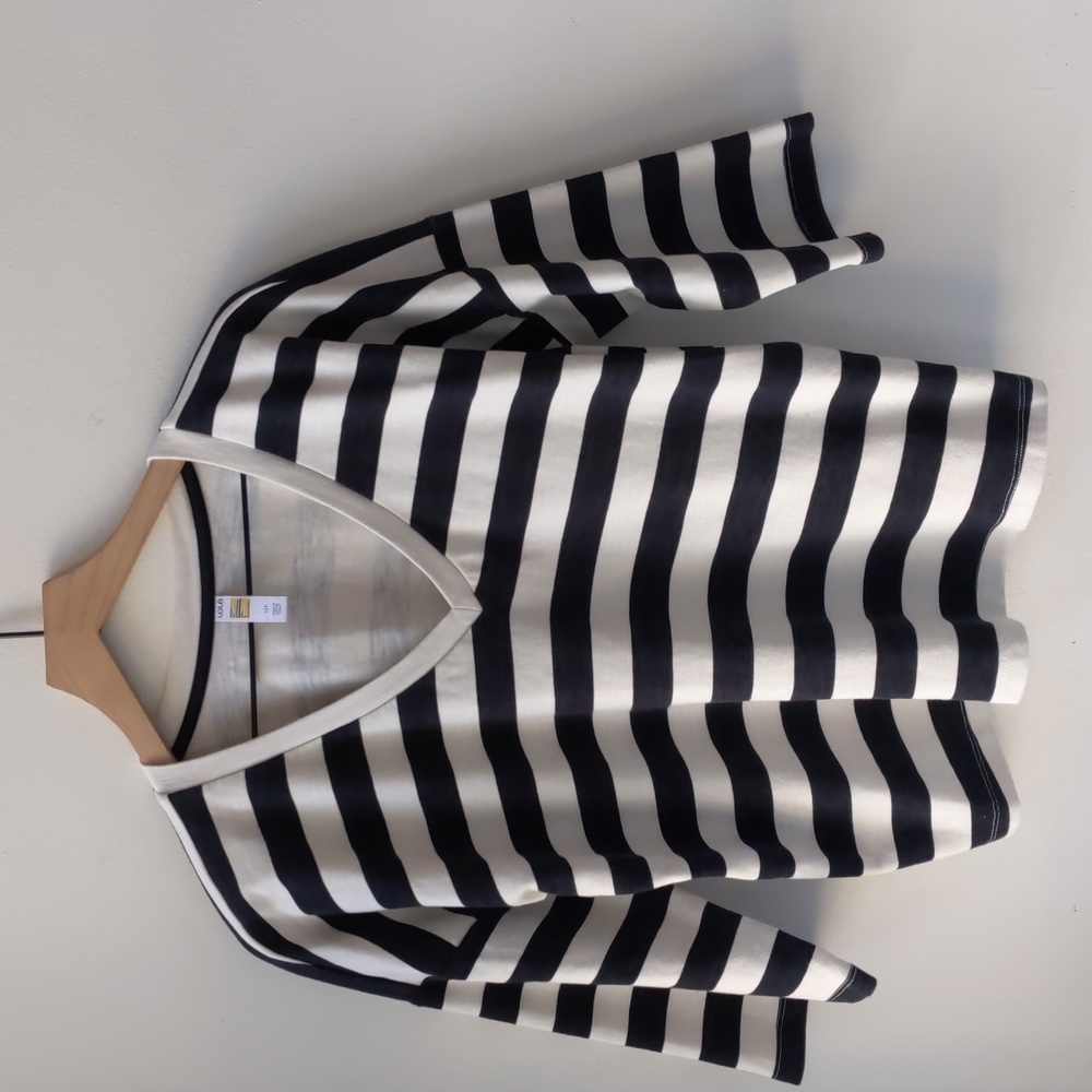 Lolë Black & Off-white Stripe Elbow Sleeve Women's V-neck Top S